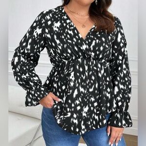 🖤 New! Black & White Shein Curve Printed Blouse w Ruffle Hem Size 1XL